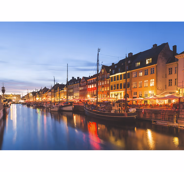 Rullegardiner til stue farverige københavnerhuse aften - TenStickers