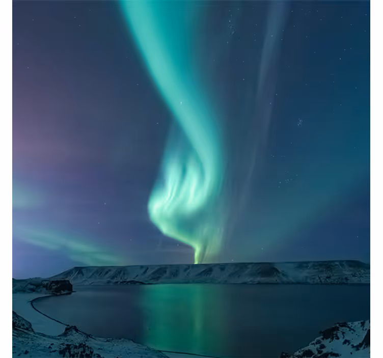 Rullegardiner til stue med fantastisk nordlys over øen - TenStickers