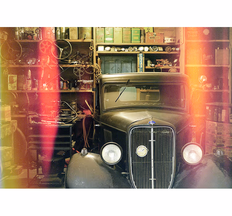 Fototapet køretøj vintage biludstilling - TenStickers