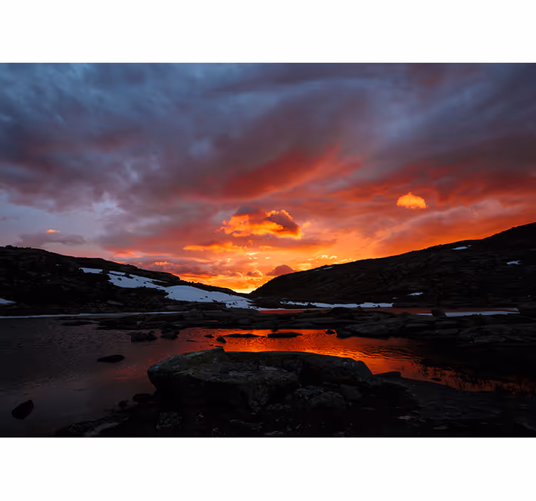 Landskab fototapet med betagende solnedgangsrefleksion - TenStickers