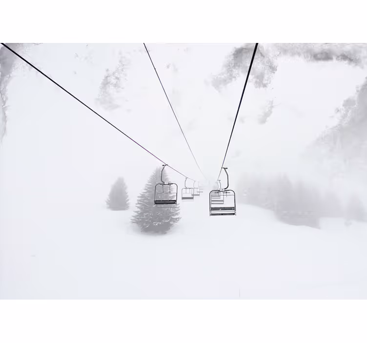 Fototapet bjerg ski lift udsigt - TenStickers