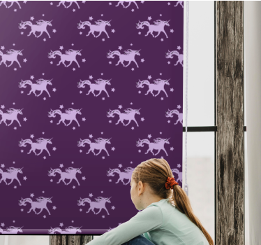 Enkle enhjørninger med lilla og stjerneRullegardin kunst - TenStickers