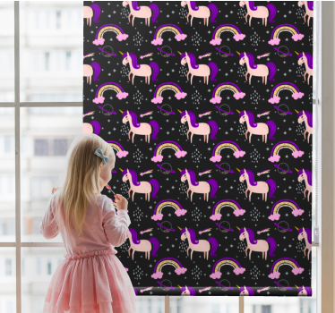 Kunstneriske enhjørninger over en mørk baggrund rullgardin kunst - TenStickers