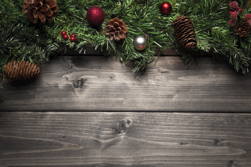 Jule dækkeserviet med festligt fyrrekoglearrangement - TenStickers