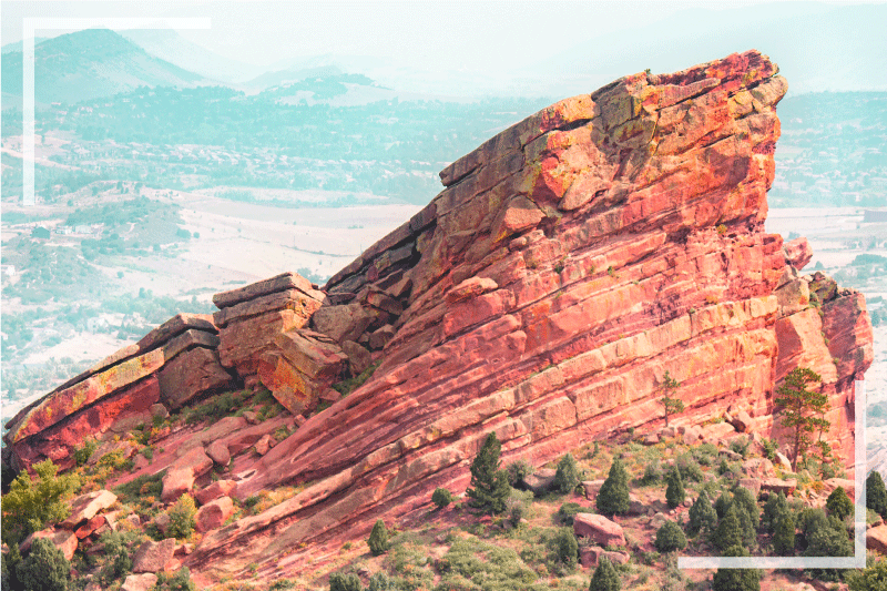 Moderne dækkeserviet majestætisk klippeformation - TenStickers