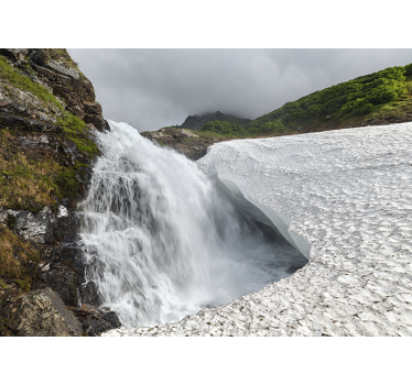 Vandfald på en stenskov fototapet tapet - TenStickers