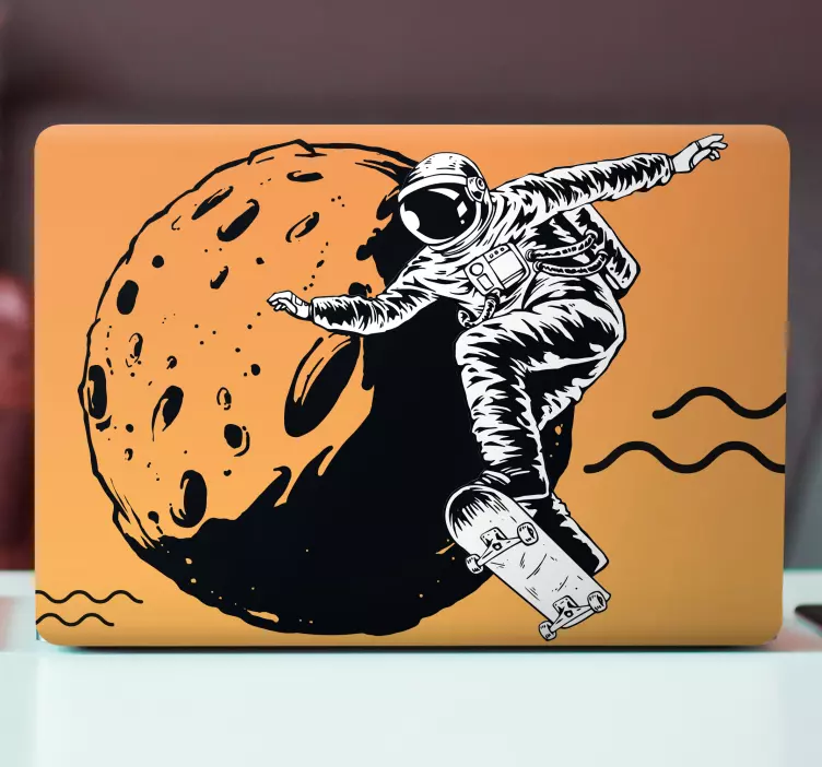 Astronaut på skateboard på månen klistermærke til bærbar - TenStickers
