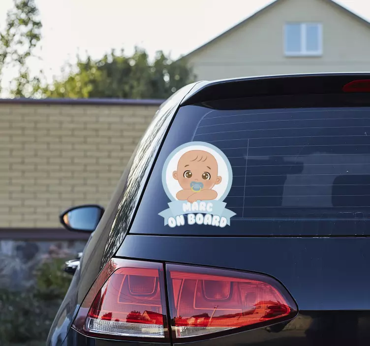 Dreng om bord Baby ombord klistermærke - TenStickers