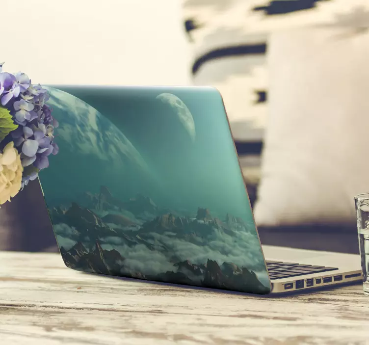 Moon space laptop vinyl skind - TenStickers