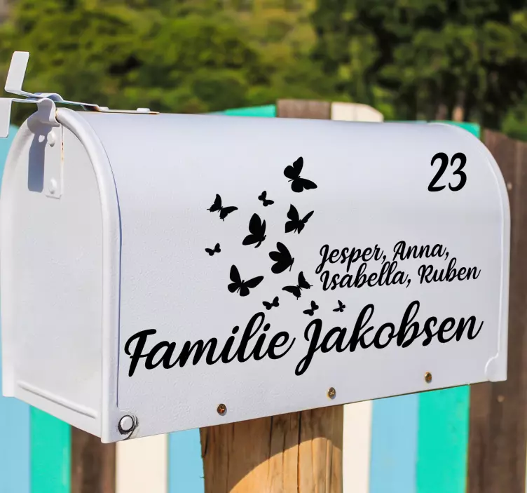 Familie postkasse med sommerfugle klistermærke - TenStickers