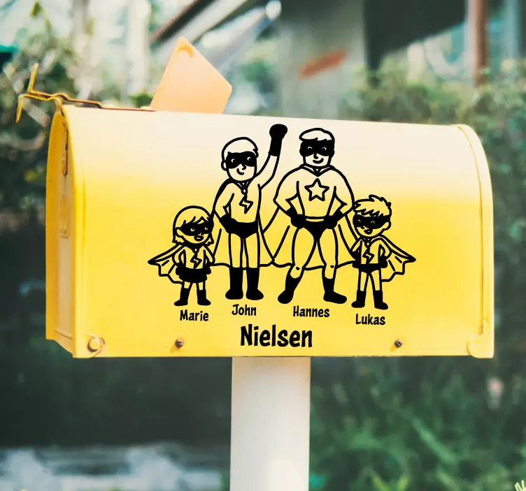 Tilpas superheltefamilie postkasse klistermærke - TenStickers