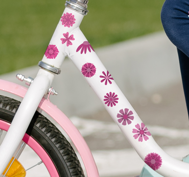 Yndefulde lyserøde blomster klistermærke til cykel - TenStickers
