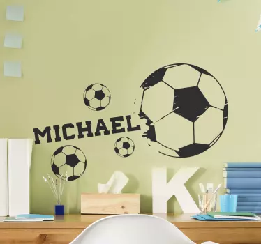 Fodboldbolde med navnet fodbold klistermærke - TenStickers