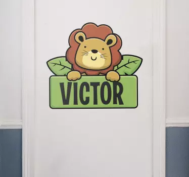 Personligt løvenavn wallstickers til dør - TenStickers