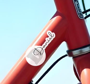 Personligt navn med initial klistermærke til cykel - TenStickers
