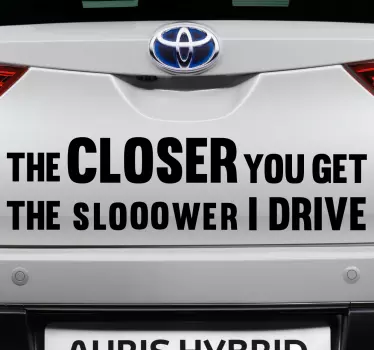 Sjov hold afstand klistermærke til bilen - TenStickers