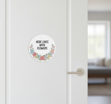 Tilpasses klistermærke her bor med blomster - TenStickers