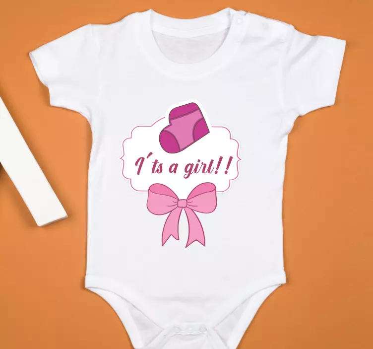 Piget baby shower med navn baby skjorte - TenStickers