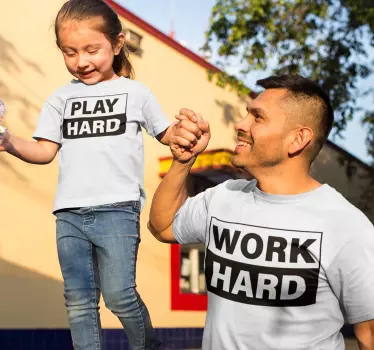Arbejde hårdt spille hårdt far og barn t-shirt - TenStickers