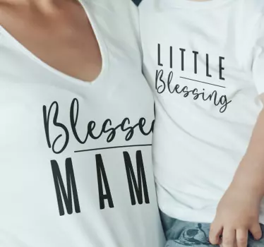 Mor og datter t-shirt velsignet familieforhold - TenStickers