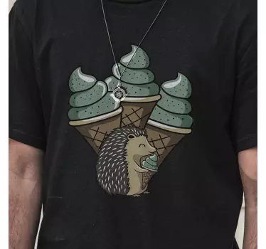 Original t-shirt med pindsvin der nyder is - TenStickers