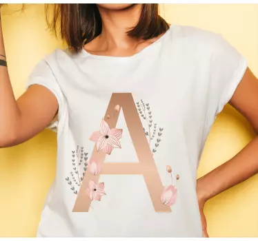 Personlig t-shirt med blomsterlig initial a - TenStickers
