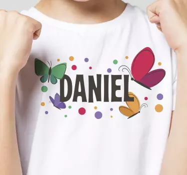 Personlig t-shirt med livlig sommerfugl navn - TenStickers