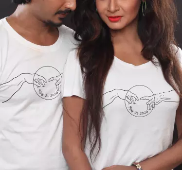 Rørende hænder stregkunst T-shirts med navn - TenStickers