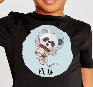 Sød panda til dreng med navn T-shirts med navn - TenStickers