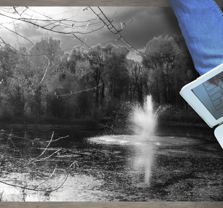 Fredfyldt udsigt over vandfaldet natur vinyl tæppe - TenStickers