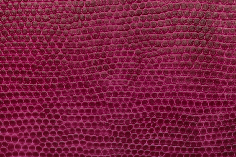 Tekstureret karmosinrødt stof vinyltæppe med dyreprint - TenStickers